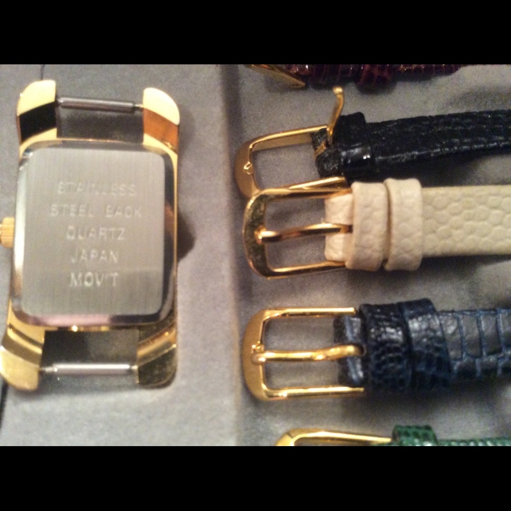LADIES WATCH WITH 6 LEATHER WATCH BANDS, NEW - Picture 5 of 7